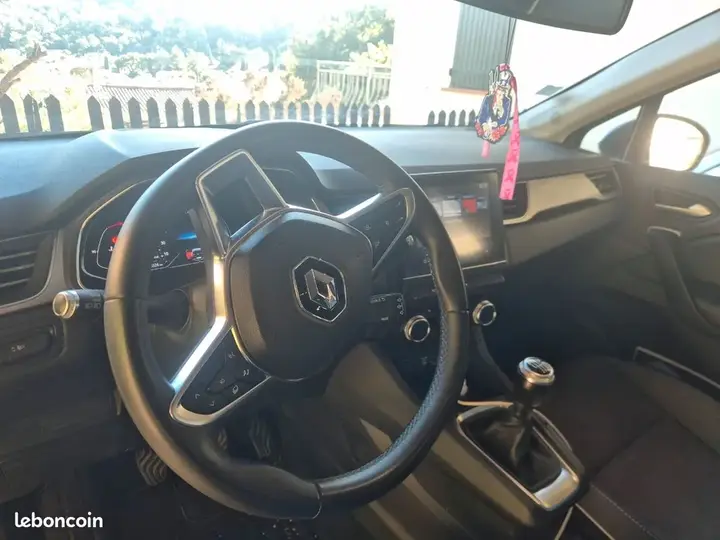 Renault Captur 2021 photo 2