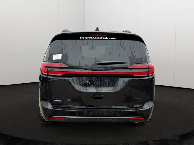 Chrysler Pacifica 2026 photo 5