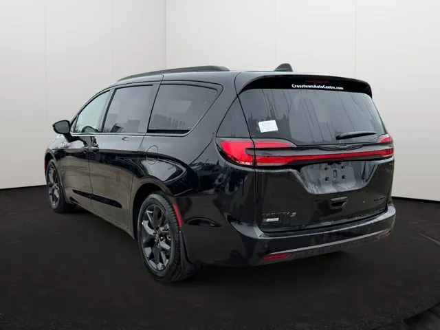 Chrysler Pacifica 2026 photo 4
