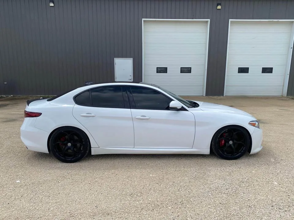 Alfa Romeo Giulia 2017 photo 4