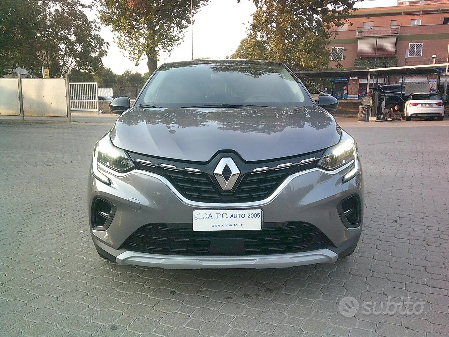 Renault Captur 2022 photo 2