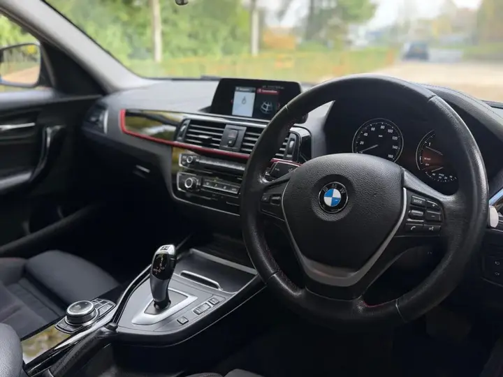 BMW 1 Series 2019 photo 2