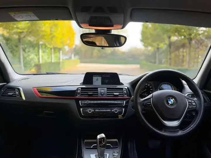 BMW 1 Series 2019 photo 3