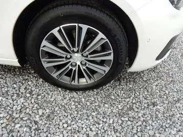 Peugeot 308 2020 photo 3