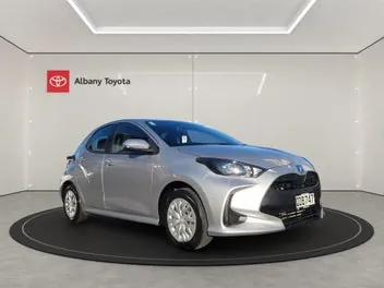 Toyota Yaris 2023 photo 2