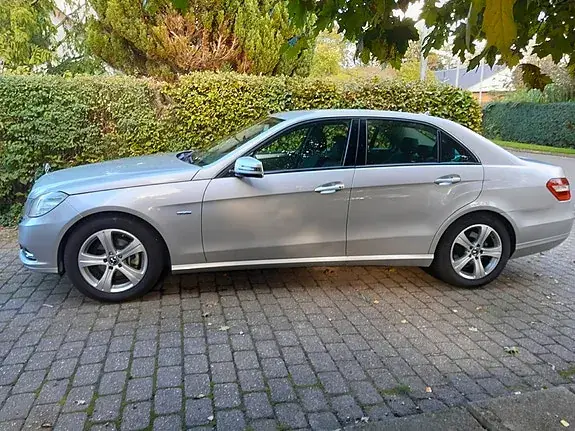 Mercedes-Benz E 200 2012 photo 3