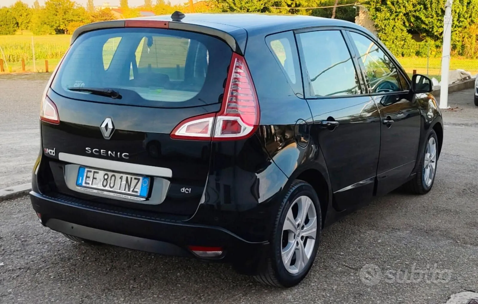 Renault Scenic 2011 photo 5