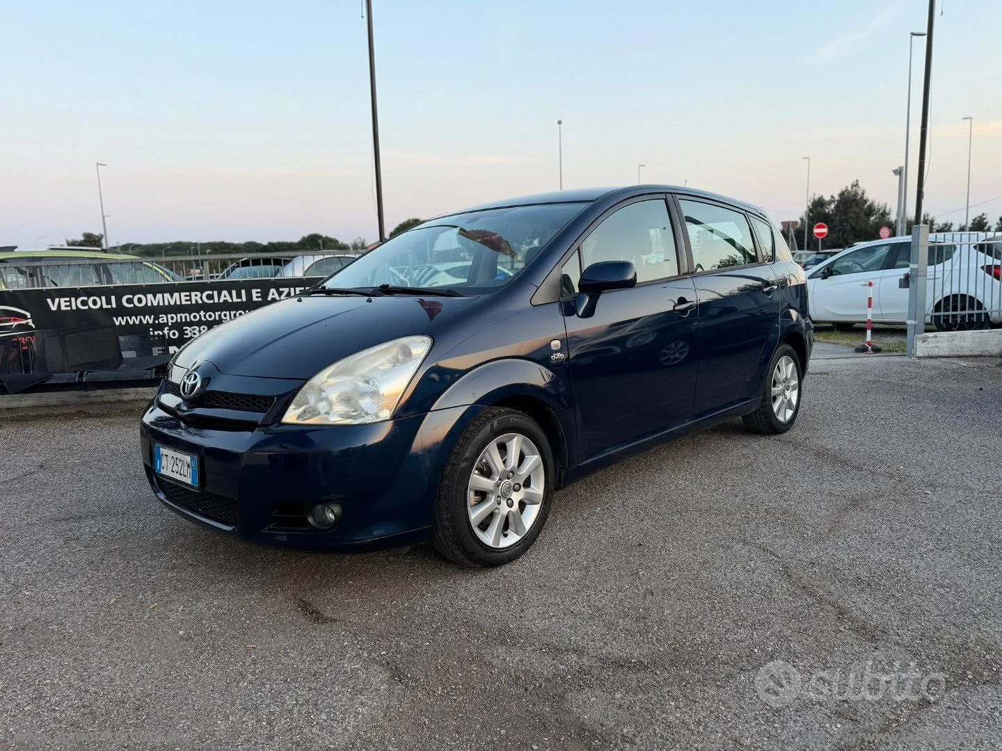Toyota Corolla Verso 2005 photo 2