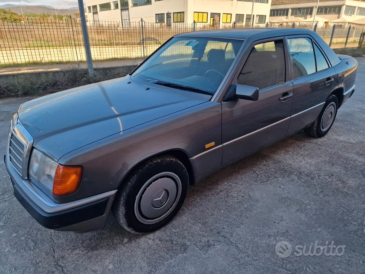 Mercedes-Benz 300E