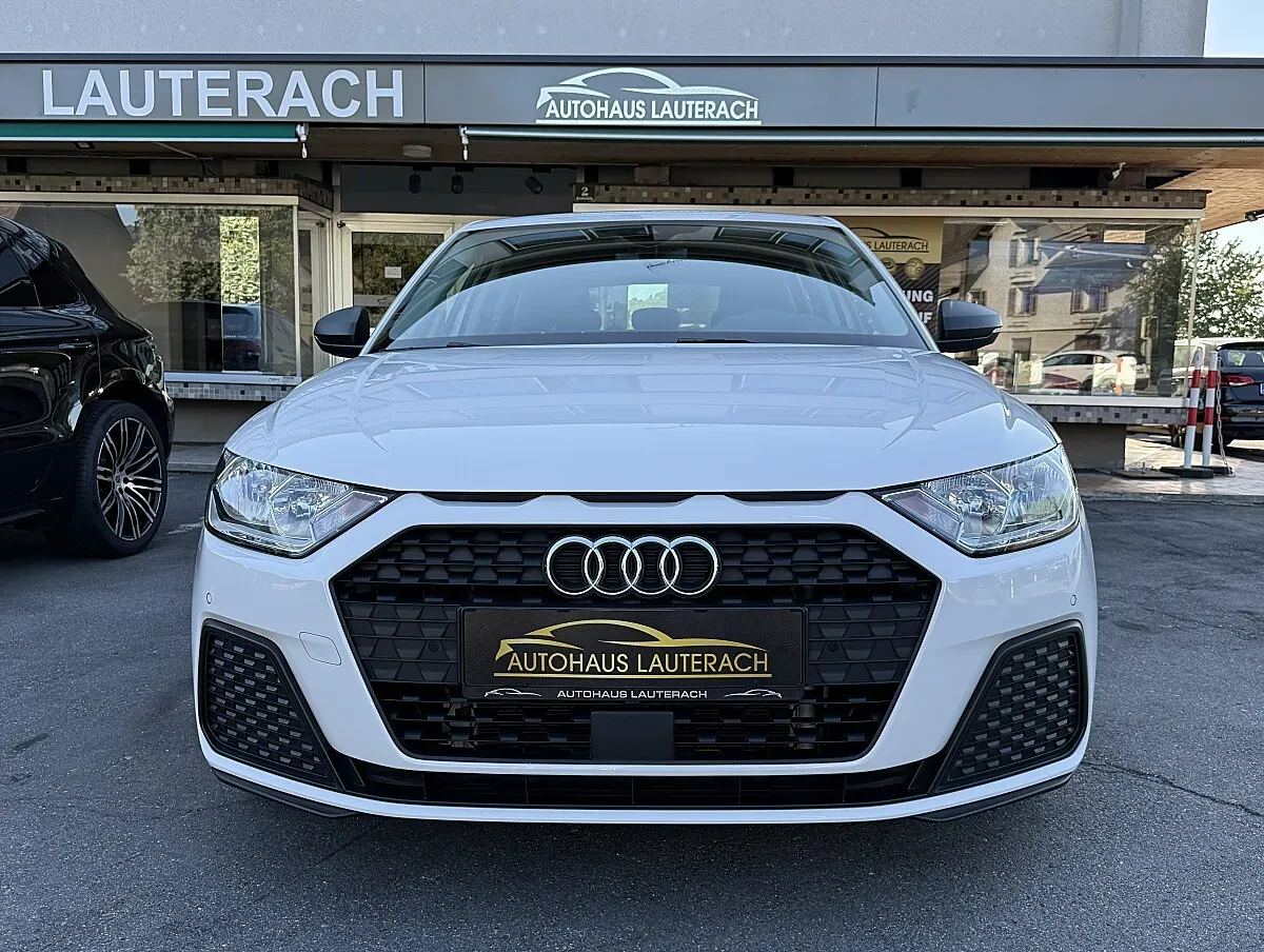 Audi A1 2023 photo 2