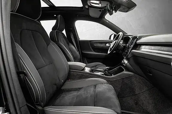 Volvo Ex40 2025 photo 2
