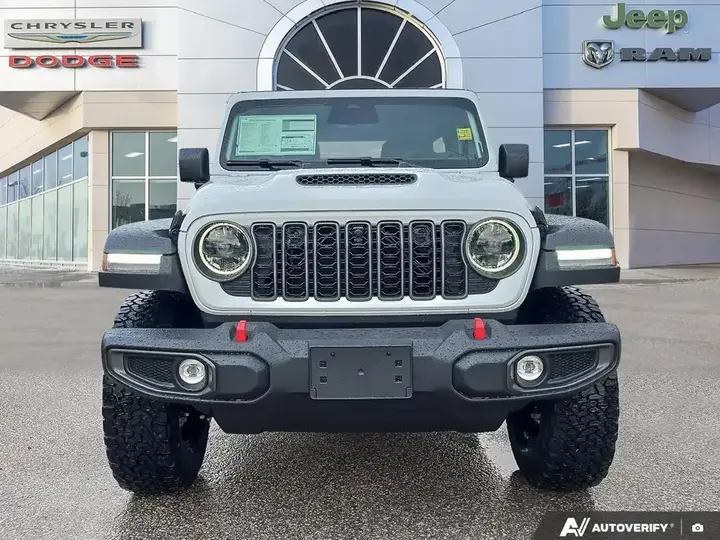 Jeep Wrangler 2026 photo 2