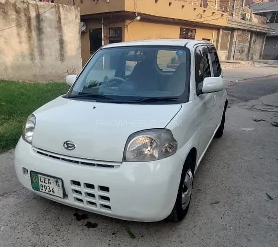 Daihatsu Esse
