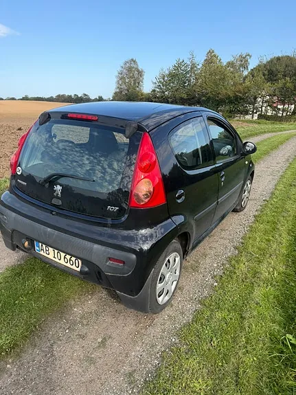 Peugeot 107 2011 photo 4