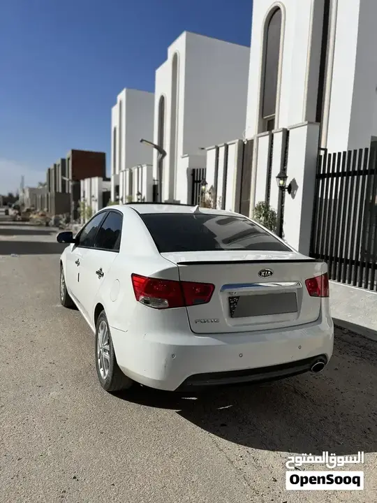 Kia Forte 2012 photo 2