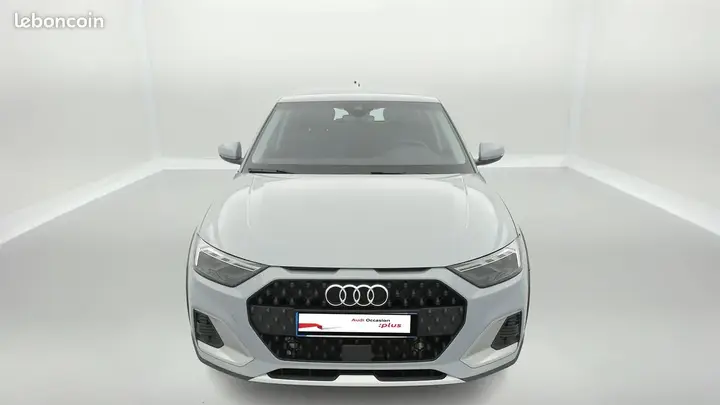 Audi A1 2023 photo 2