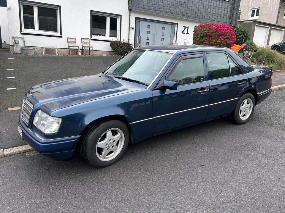 Mercedes-Benz E220