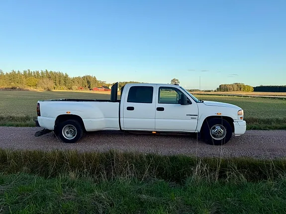 GMC Sierra 2003 photo 2