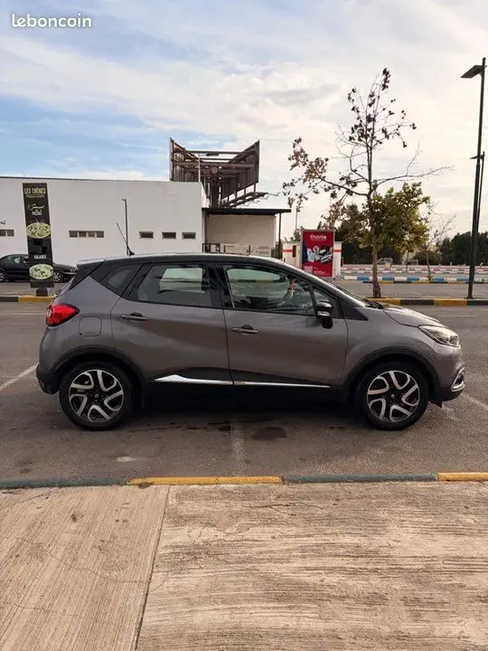 Renault Captur 2015 photo 2