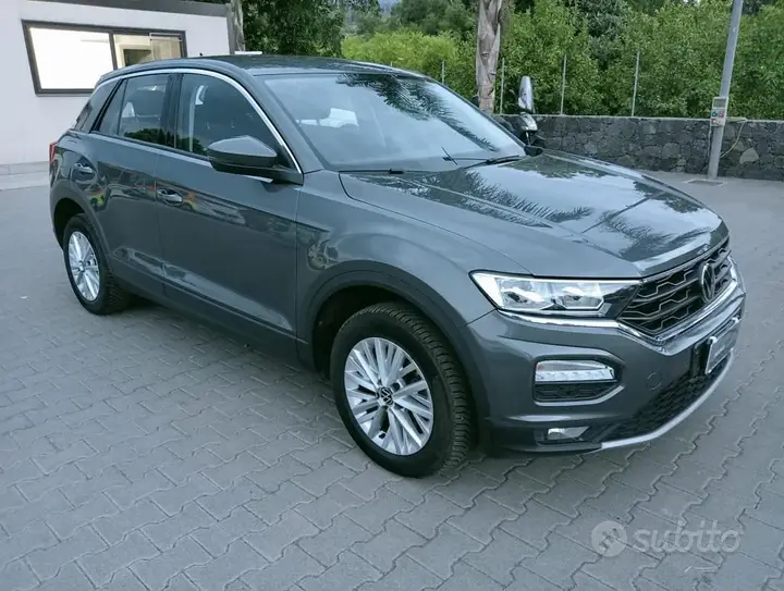 Volkswagen T-Roc 2021 photo 2