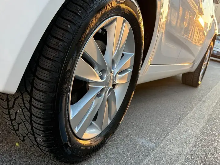 Hyundai Ix20 2014 photo 4