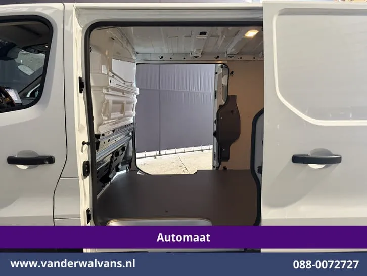 Renault Trafic 2024 photo 2