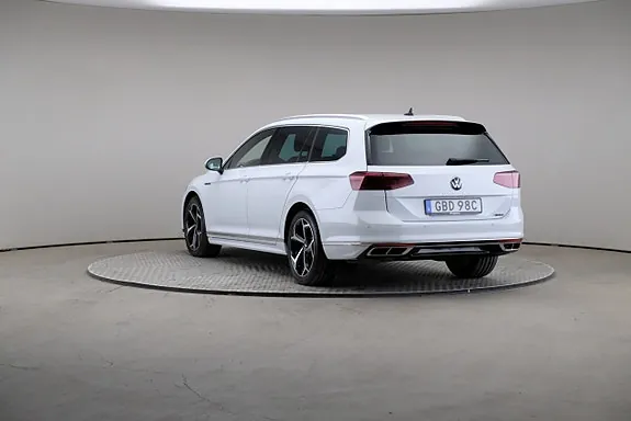 Volkswagen Passat 2022 photo 2