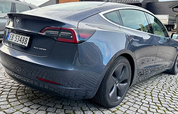 Tesla Model 3 2020 photo 4
