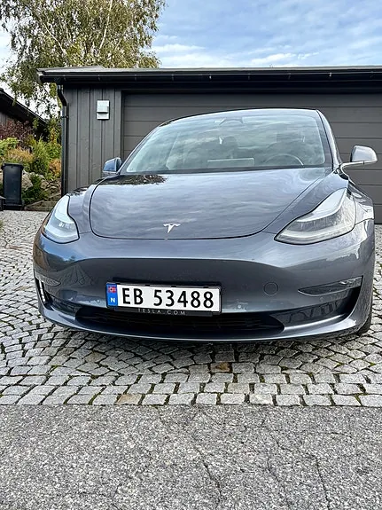 Tesla Model 3 2020 photo 2