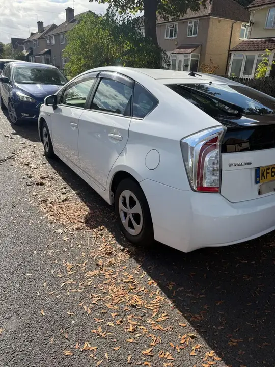 Toyota Prius 2020 photo 2