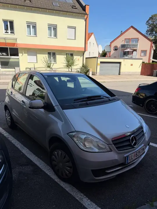 Mercedes-Benz A-Class 2009 photo 2