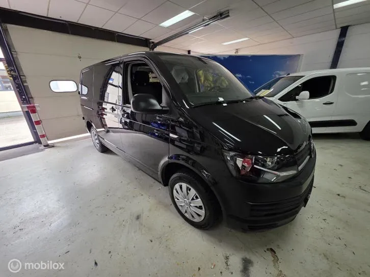 Volkswagen Transporter 2019 photo 2
