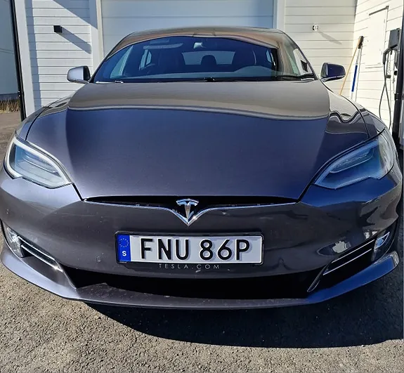 Tesla Model S 2020 photo 2