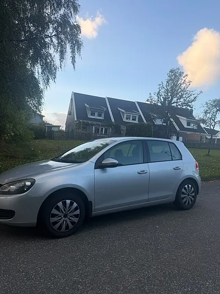 Volkswagen Golf 2010 photo 2