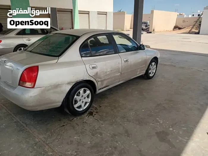 Hyundai Avante 2003 photo 3