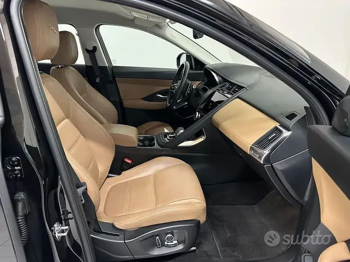 Jaguar E-Pace 2022 photo 3