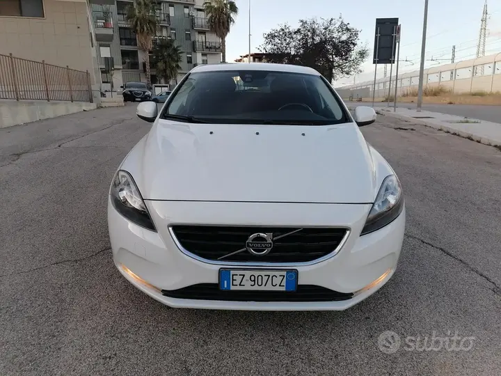 Volvo V40 2015 photo 2