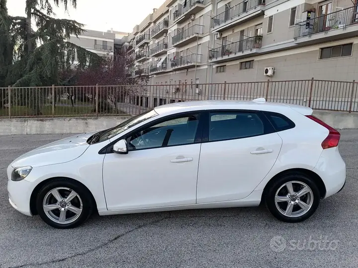 Volvo V40 2015 photo 3