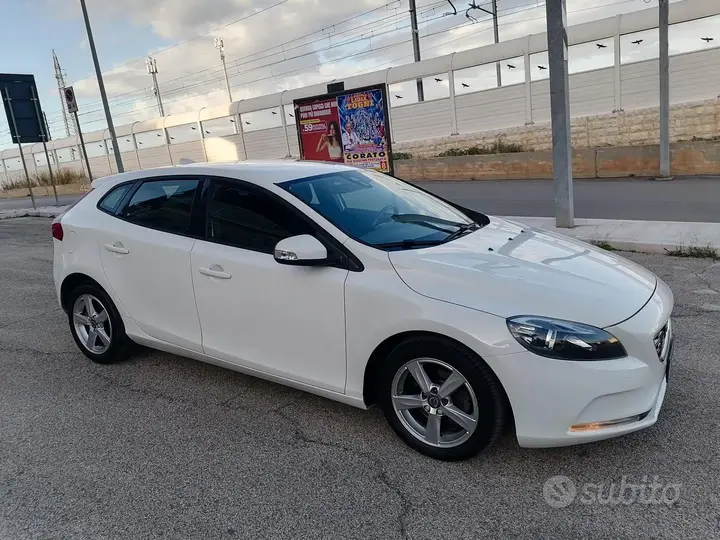 Volvo V40 2015 photo 4