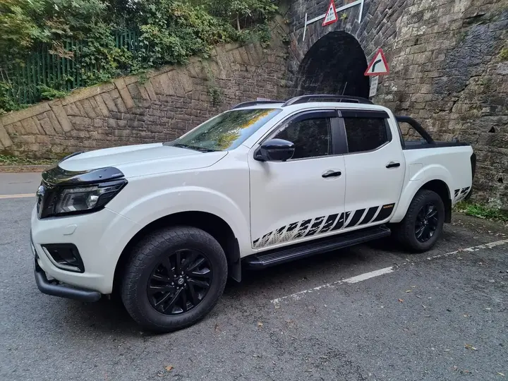 Nissan Navara 2018 photo 2