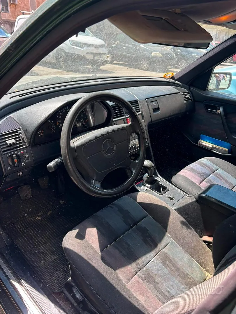 Mercedes-Benz C180 1994 photo 4