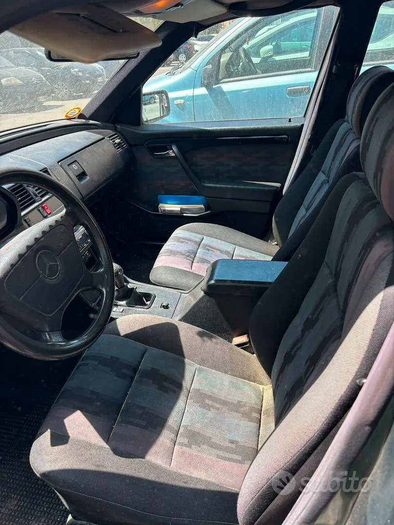 Mercedes-Benz C180 1994 photo 2
