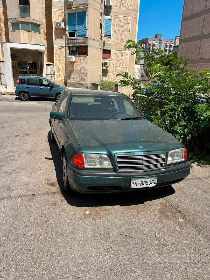 Mercedes-Benz C180