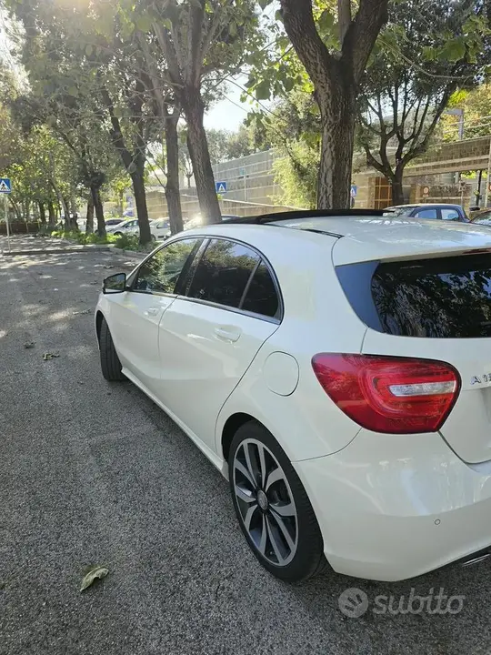 Mercedes-Benz A 180D 2015 photo 4