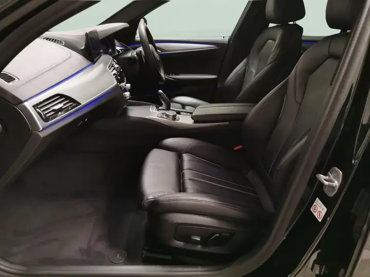 BMW 5 Series 2019 photo 4