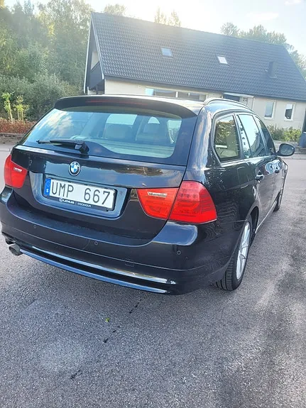 BMW 320D 2011 photo 2