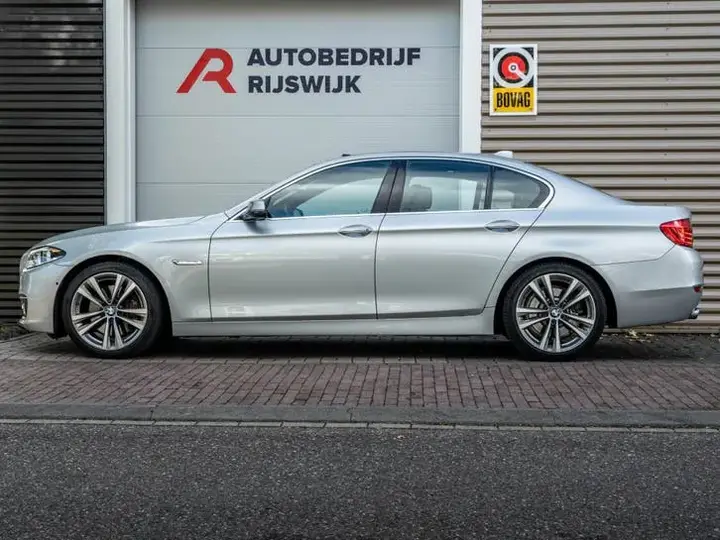 BMW 5 Series 2015 photo 2