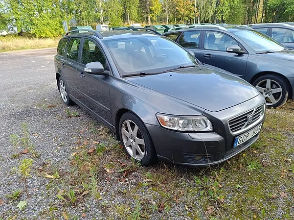 Volvo V50 2010 photo 2