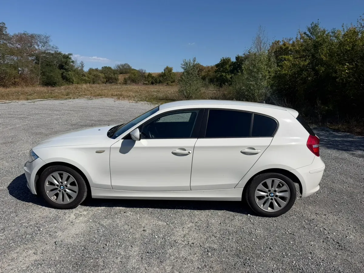 BMW 1 Series 2011 photo 2