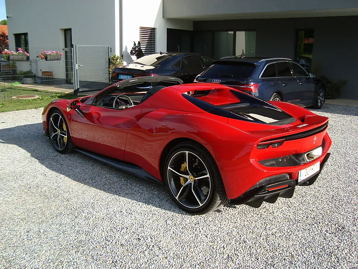Ferrari 296
